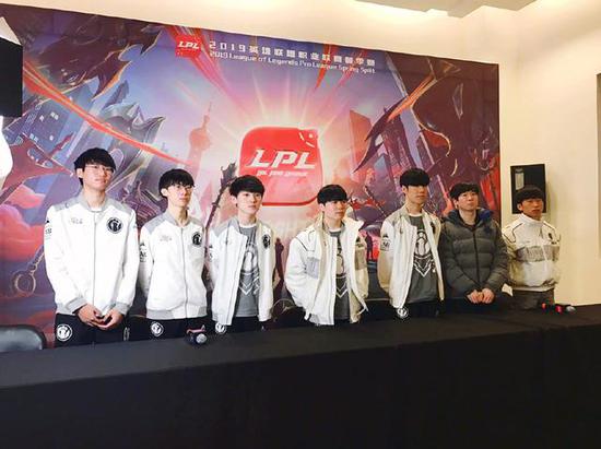 一些年轻球 一些年轻球