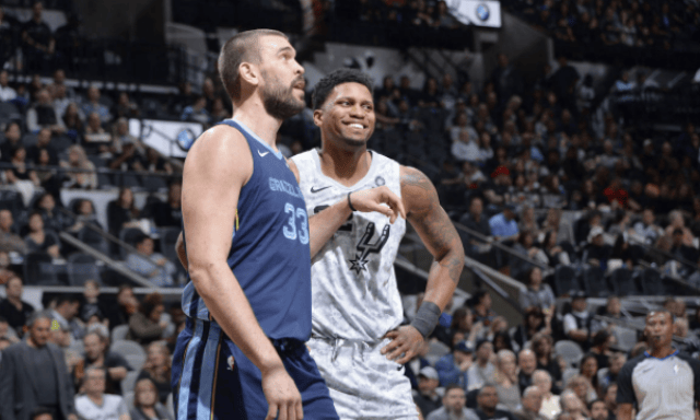 它更是对年 它更是对年