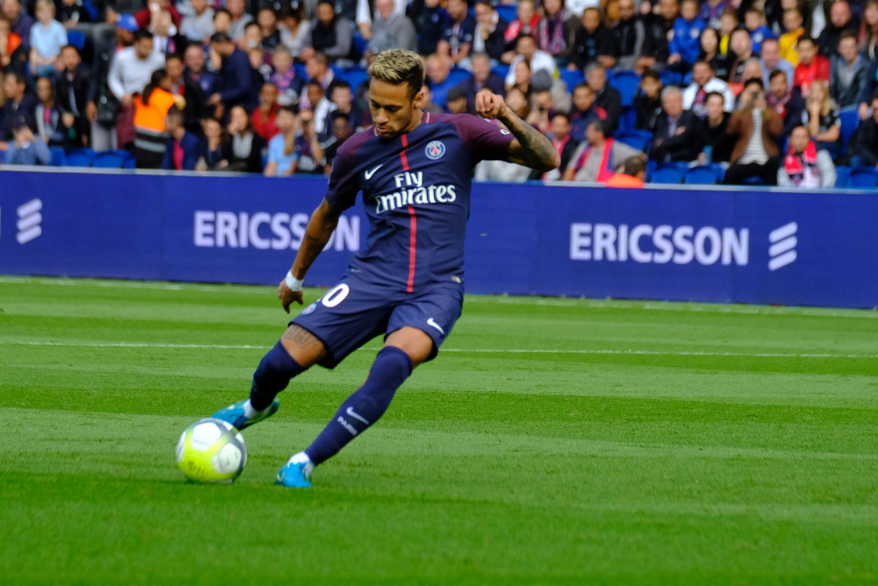 而是聚焦结 而是聚焦结