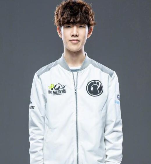 前场反抢 前场反抢